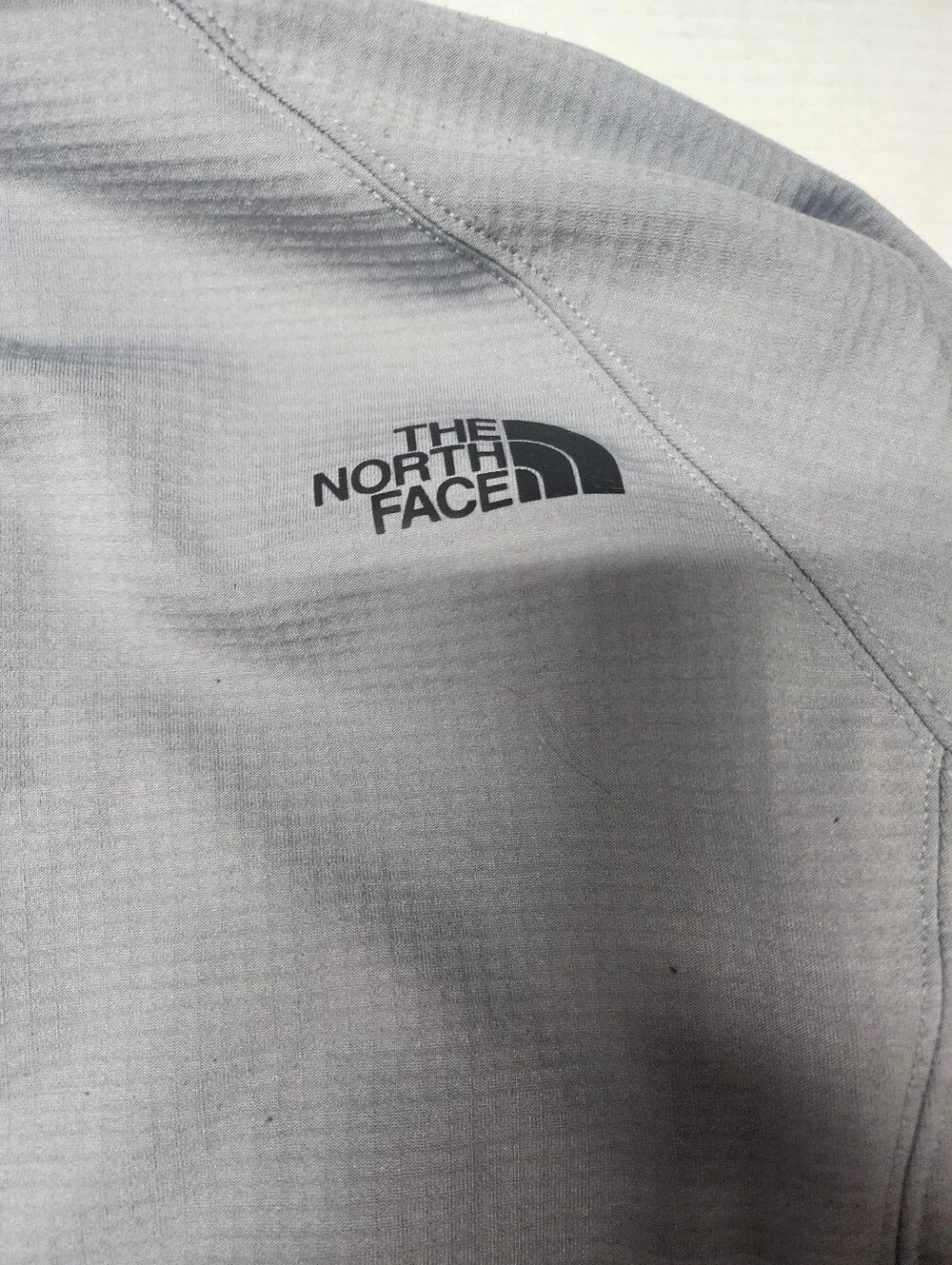The North Face Men's Size Small Full Zippered Pocketed Gray Fleece Jacket